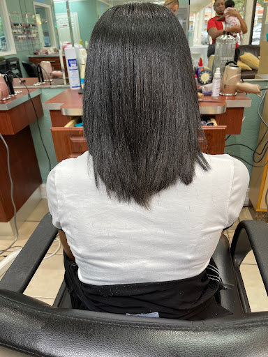 Beauty Salon «Jinnette Dominican Hair Salon», reviews and photos, 7400 NW 21st St, Sunrise, FL 33313, USA