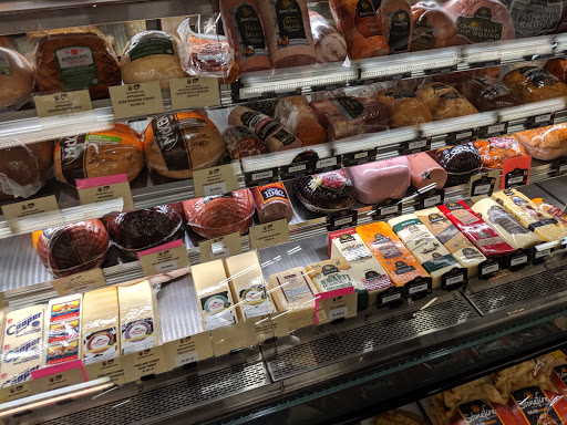 Grocery Store «Bow Street Market», reviews and photos, 79 Bow St, Freeport, ME 04032, USA