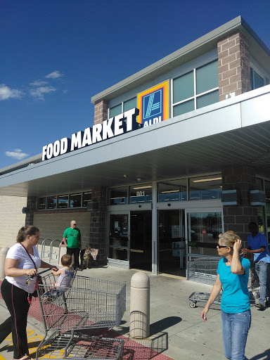 Supermarket «ALDI», reviews and photos, 801 Interstate Dr, Champaign, IL 61822, USA