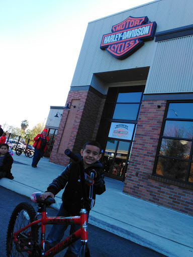 Harley-Davidson Dealer «Mathews Harley-Davidson», reviews and photos, 548 N Blackstone Ave, Fresno, CA 93701, USA