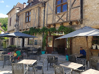 Atmosphère du Restaurant Bar Les Fadas à Saint-Cirq-Lapopie - n°2