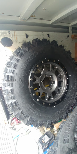 Tire Shop «Discount Tire Store - Everett, WA», reviews and photos, 8125 Evergreen Way, Everett, WA 98203, USA