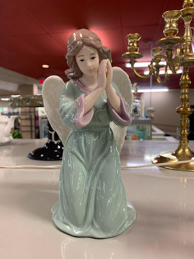 Thrift Store «Nearly New Thrift Shop», reviews and photos, 1250 Bardstown Rd # 114, Louisville, KY 40204, USA