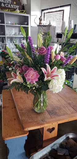 Florist «Cottonwood Florist», reviews and photos, 4681 W 20th St, Greeley, CO 80634, USA