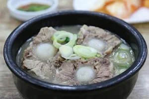 Big Pot Seolleongtang 큰솥 설렁탕 image