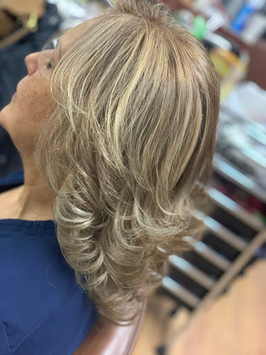 Beauty Salon «Ydelsa Unisex Beauty Salon», reviews and photos, 917 Onderdonk Ave, Flushing, NY 11385, USA