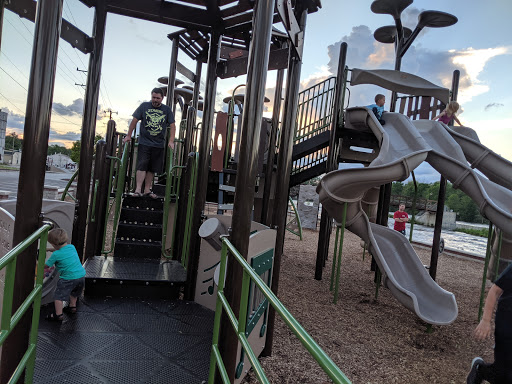 Park «Bicentennial Riverfront Park», reviews and photos, 301 E Hydraulic St, Yorkville, IL 60560, USA