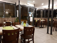 Atmosphère du Restaurant français La Terrasse à Saint-Cyr-l'École - n°6
