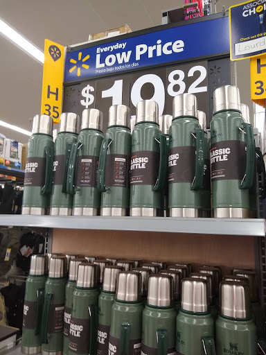 Discount Store «Walmart», reviews and photos, 3451 Tamiami Trail E, Naples, FL 34112, USA