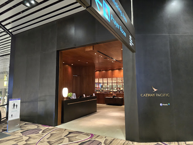 Opening hours for Cathay Pacific Lounge