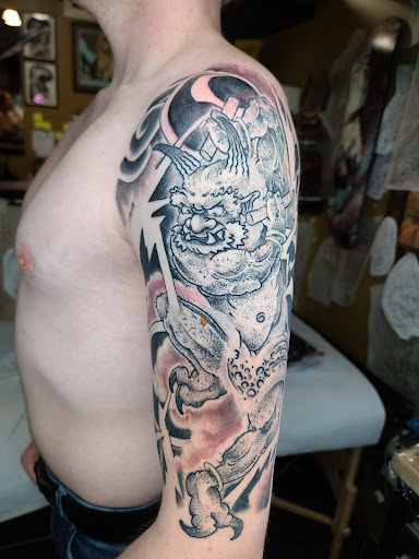 Tattoo Shop «Broken Lantern Tattoo», reviews and photos, 1931 Belgrade Ave, Charleston, SC 29407, USA