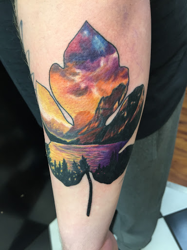 Body Piercing Shop «Wasted Youth Tattoo & PMA Piercing», reviews and photos, 1335 Lakeside Dr #1, Romeoville, IL 60446, USA