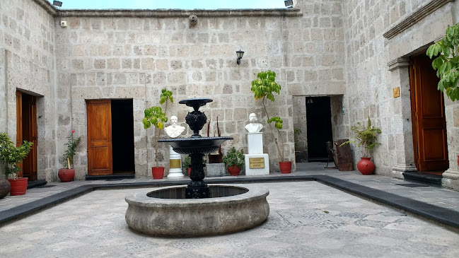 Museo Histórico Municipal Guillermo Zegarra Meneses - Arequipa