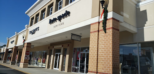 Shopping Mall «Queenstown Premium Outlets», reviews and photos, 441 Outlet Center Dr, Queenstown, MD 21658, USA