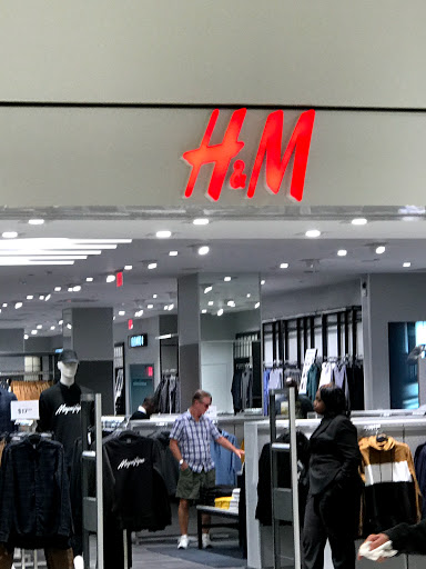 Shopping Mall «The Gallery», reviews and photos, 901 Market St, Philadelphia, PA 19107, USA