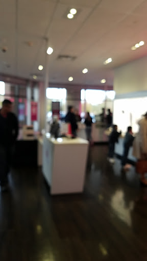 Cell Phone Store «T-Mobile», reviews and photos, 237 S Research Pl, Central Islip, NY 11722, USA