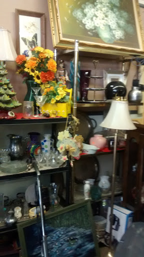 Thrift Store «L S Thrift Store», reviews and photos, 915 E 1st Ave, Mt Dora, FL 32757, USA