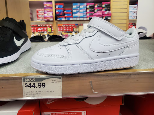 Shoe Store «WSS», reviews and photos, 460 San Fernando Mission Blvd, San Fernando, CA 91340, USA