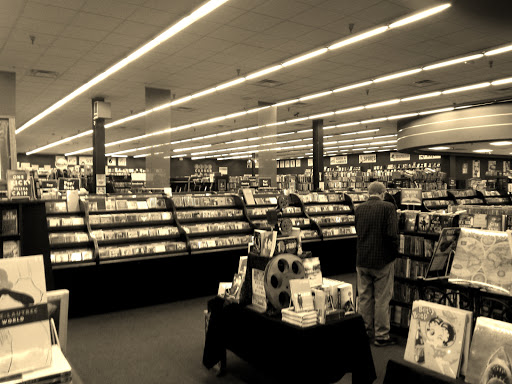 Book Store «Bookmans Mesa Entertainment Exchange», reviews and photos, 1056 S Country Club Dr, Mesa, AZ 85210, USA