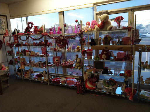 Thrift Store «Ascension Catholic Thrift Shop», reviews and photos, 1208 Aurora Rd, Melbourne, FL 32935, USA