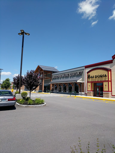 State Liquor Store «NH Liquor & Wine Outlet», reviews and photos, 34 Nashua Rd, Londonderry, NH 03053, USA