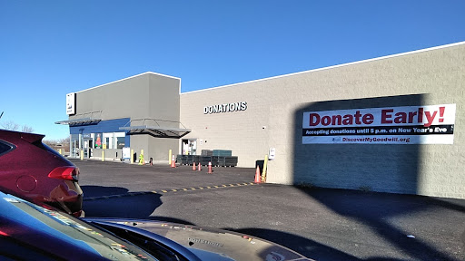 Thrift Store «Discover Goodwill Pueblo Retail Center», reviews and photos