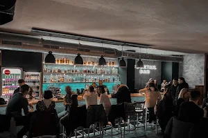 Cocktail Bar image
