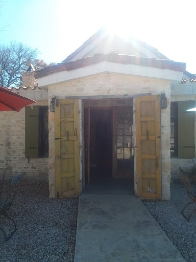 Winery «La Cruz de Comal Wines, Ltd.», reviews and photos, 7405 FM 2722, Canyon Lake, TX 78133, USA