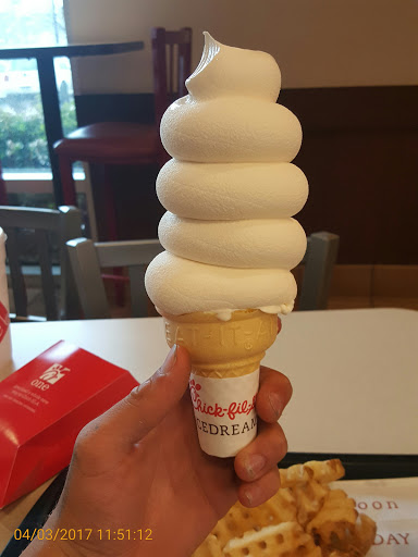 Fast Food Restaurant «Chick-fil-A», reviews and photos, 600 Chastain Rd NW #100, Kennesaw, GA 30144, USA