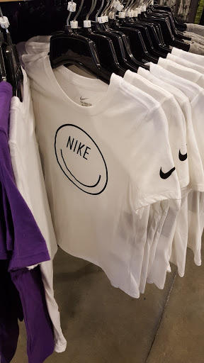 Clothing Store «Nike Factory Store», reviews and photos, 1475 N Burkhart Rd Suite C-200, Howell, MI 48855, USA
