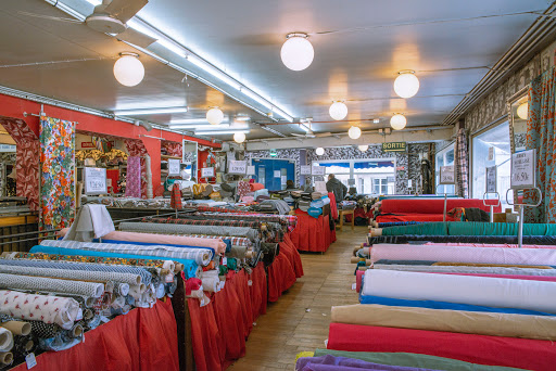 Stores buy fabrics Paris
