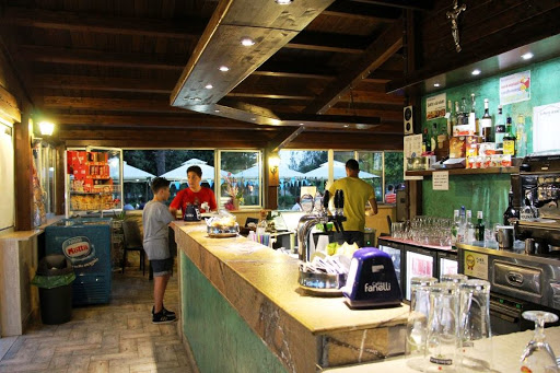 Presso Parco Unicef Bar Pizzeria Lisola Che non Cè in Torricella, Provincia di Taranto