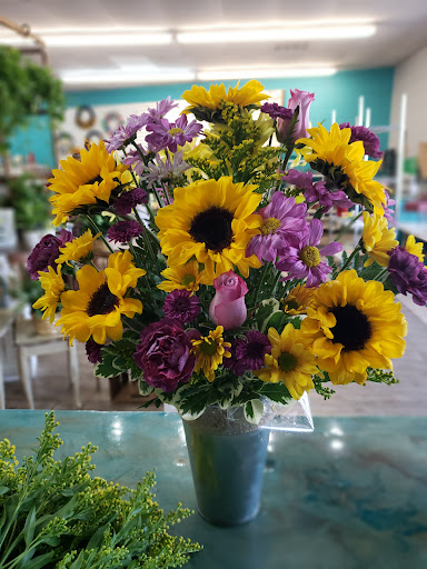 Florist «Blissful Blooms Floral», reviews and photos, 17 East Ave, Monroe, OH 45050, USA