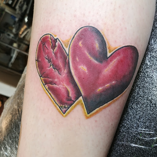 Tattoo Shop «Dark Lotus Tattoos», reviews and photos, 239 W Mill St, Liberty, MO 64068, USA