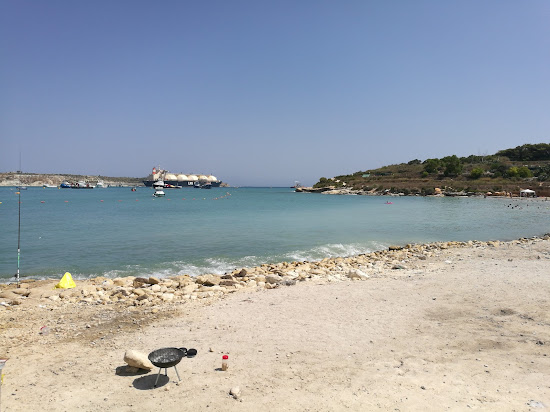 Għar Aħmar Bay