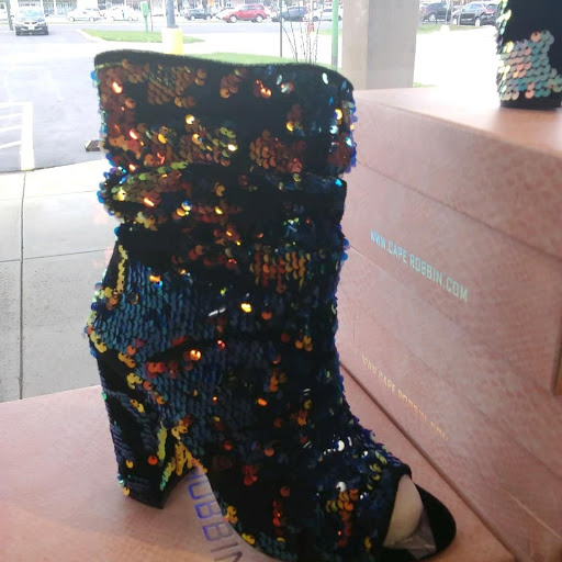 Shoe Store «SHOE! TIME 87», reviews and photos, 8533 S Cottage Grove Ave, Chicago, IL 60619, USA