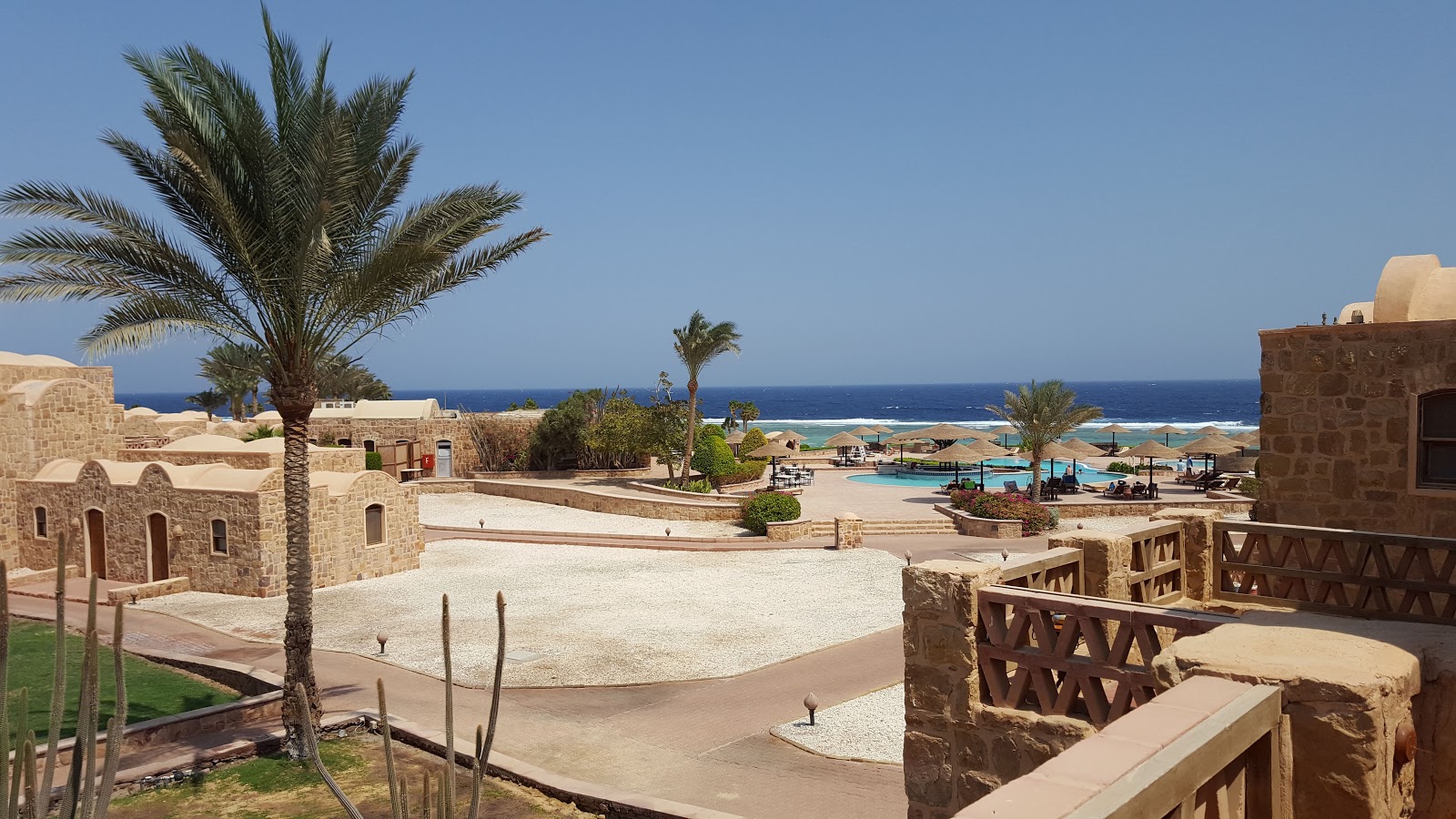 Photo de Plage du complexe Movenpick Resort El Quseir - endroit populaire parmi les connaisseurs de la détente