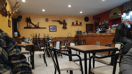 Bar Refugio del Cazador - N-VI, 44, 24520 Vega de Valcarce, León, Spain