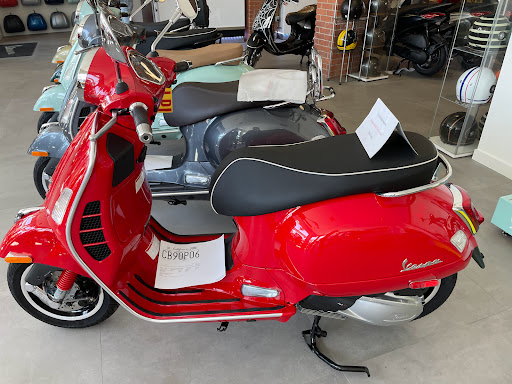 Motor Scooter Dealer «Vespa of Sherman Oaks», reviews and photos, 13629 Ventura Blvd, Sherman Oaks, CA 91423, USA