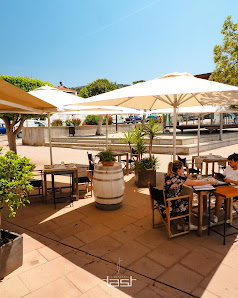 Restaurant Tast Plaça de Pare Camps, 21, 07740 Es Mercadal, Illes Balears, España