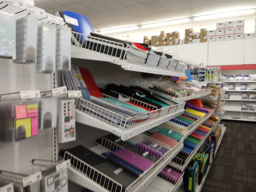 Office Supply Store «Office Depot», reviews and photos, 40 E Golf Rd, Schaumburg, IL 60173, USA