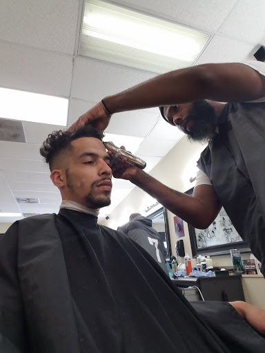 Barber Shop «Clippers Barbershop», reviews and photos, 929 N Wendover Rd, Charlotte, NC 28211, USA