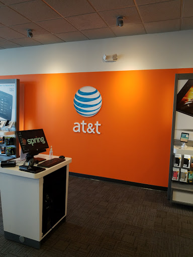 Cell Phone Store «Spring Mobile AT&T Authorized Retailer», reviews and photos, 1095 Kennedy Rd #7a, Windsor, CT 06095, USA