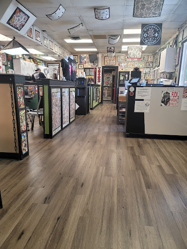 Tattoo Shop «Body Language Tattoo Columbus», reviews and photos, 1101 S Hamilton Rd, Columbus, OH 43227, USA