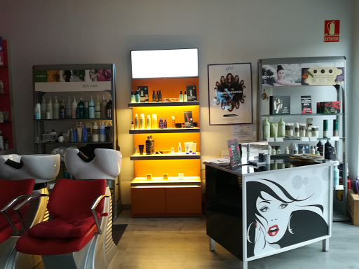 ATHINA ESTILISTAS (Salón  AvEDA) en Guadarrama, Madrid