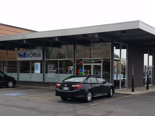 Print Shop «FedEx Office Print & Ship Center», reviews and photos, 3605 Harrison Blvd, Ogden, UT 84403, USA