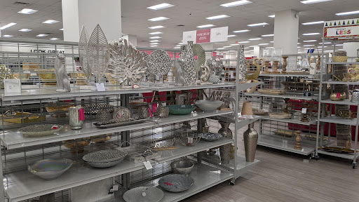 Clothing Store «Burlington Coat Factory», reviews and photos, 275 Main St #4, White Plains, NY 10601, USA