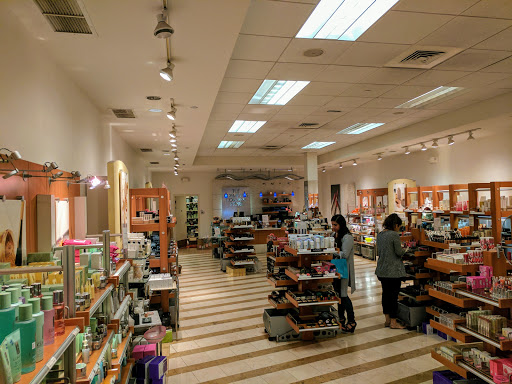 Cosmetics Store «Cosmetics Co Store», reviews and photos, 1650 Premium Outlet Blvd #1159, Aurora, IL 60502, USA