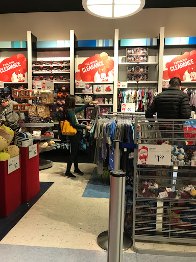 Toy Store «Disney Store», reviews and photos, 5220 Fashion Outlets Way, Rosemont, IL 60018, USA