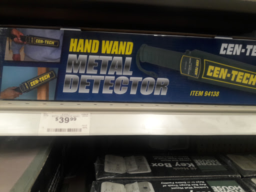 Hardware Store «Harbor Freight Tools», reviews and photos, 2295 Forest Ave, Staten Island, NY 10303, USA